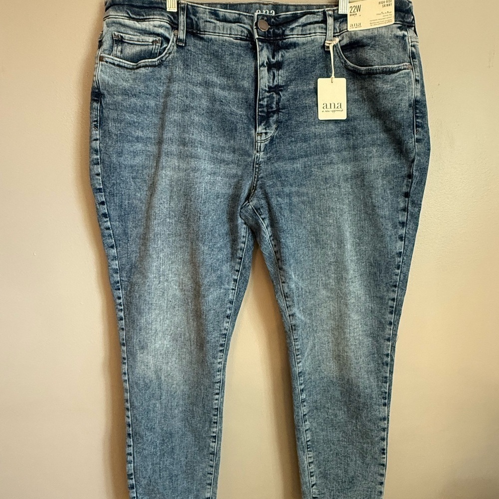 a.n.a Women's Classic Blue Skinny Jeans